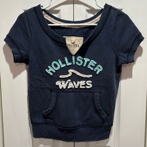 HOLLISTER Women’s Vintage Short Sleeve V Neck Sweatshirt Top - navy, size S